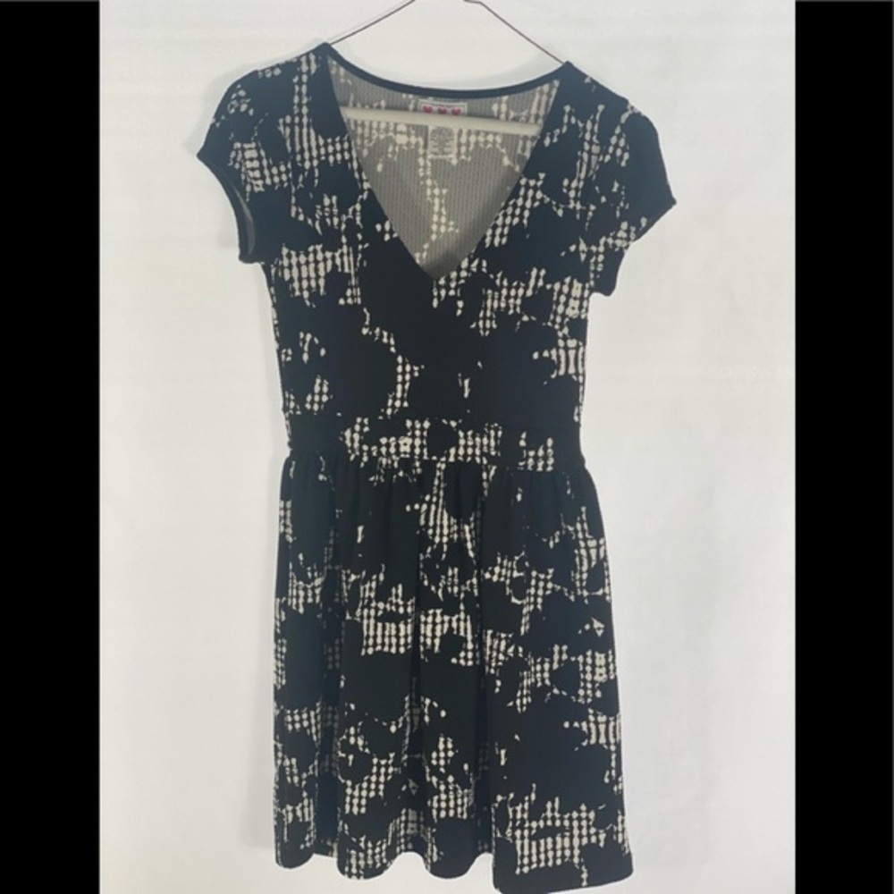 Tri I (XS)‎ Black/white mini dress